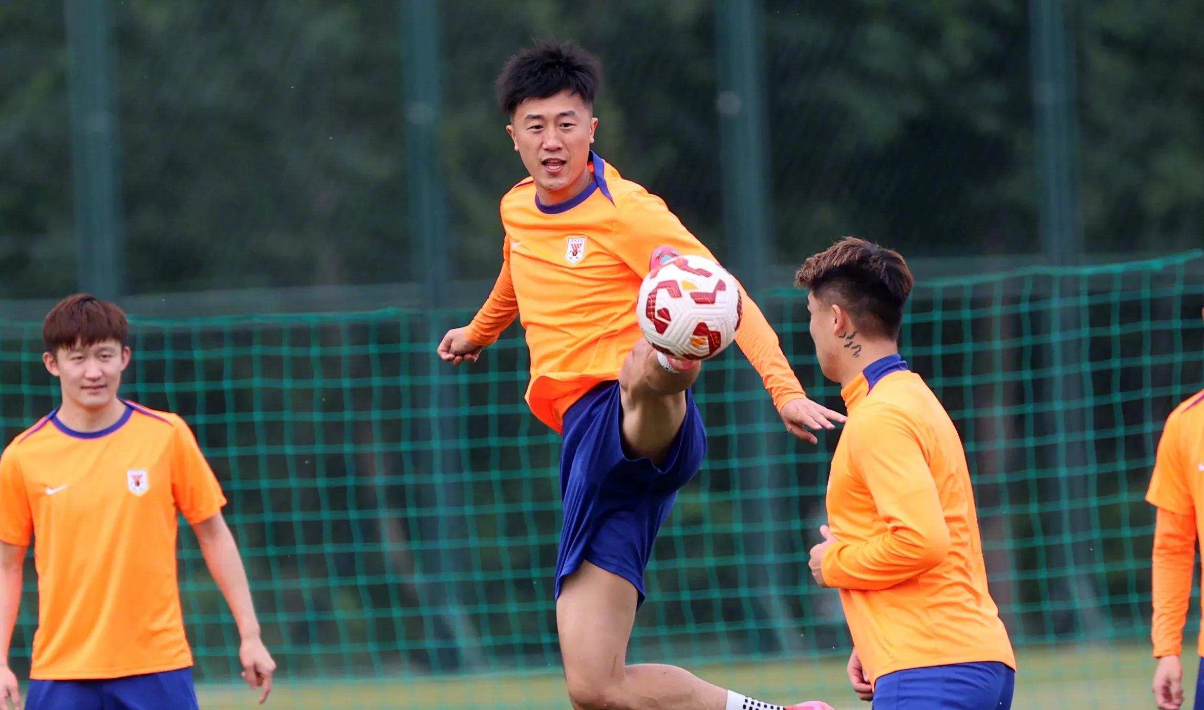 关于转折点!山东泰山绝杀压哨;欧篮联赛后攻防权衡;目标明确;阵容厚度经受考验的信息 关于转折点!山东泰山绝杀压哨;欧篮联赛后攻防权衡;目标明确;阵容厚度经受考验的信息