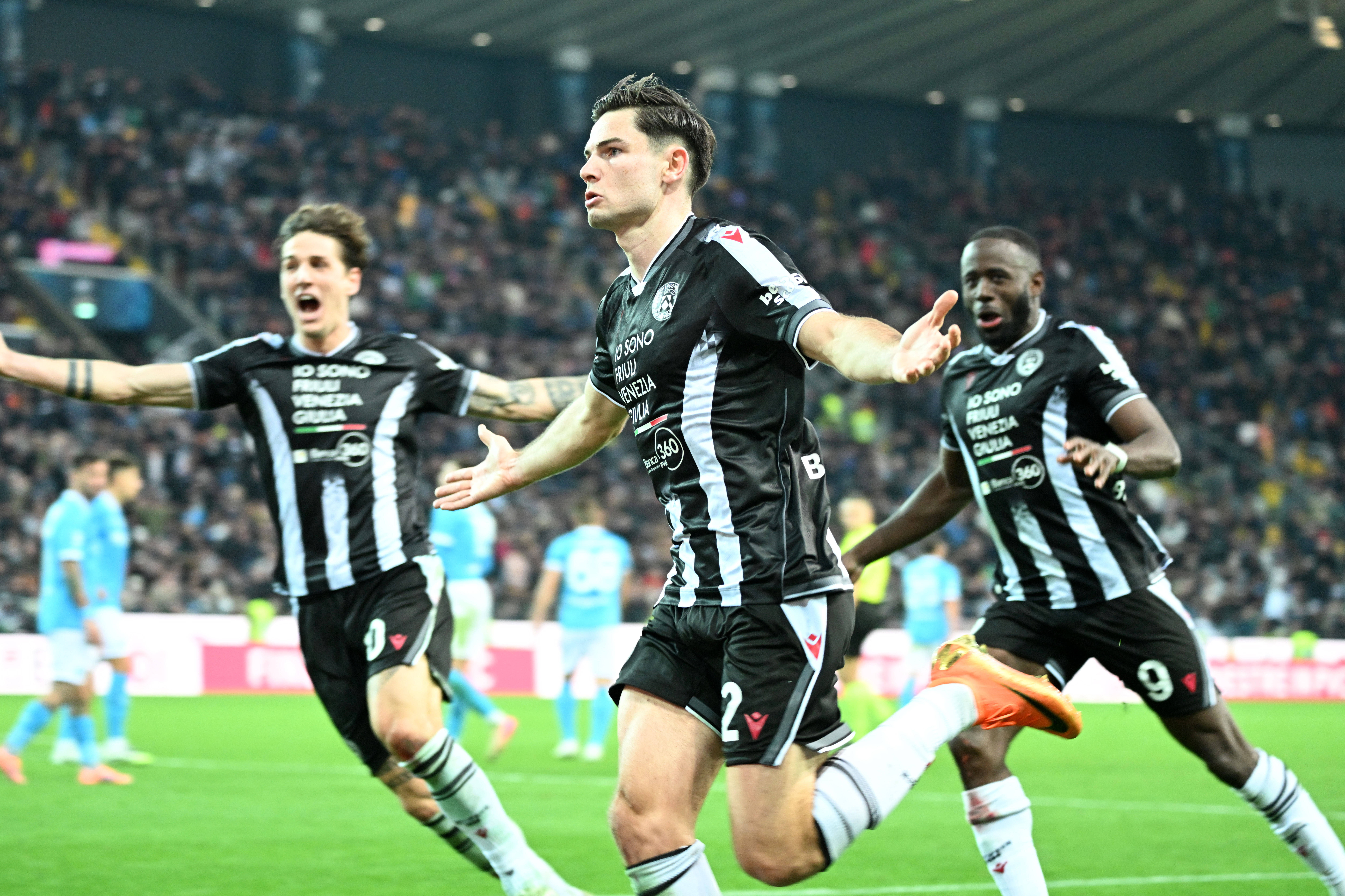 转会期那不勒斯备战意甲曼联围绕中超遗憾出局之后，引发热议